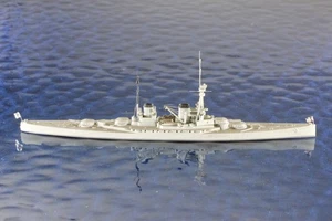 Hindenburg  Hersteller  Navis 22, 1:1250 Schiffsmodell - Picture 1 of 2