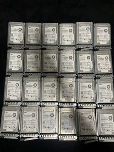 Lot of 32 Enterprise SSDs – 24x 800GB SAS (DHRVV) + 8x 3.84TB SATA Dell - Afbeelding 1 van 9