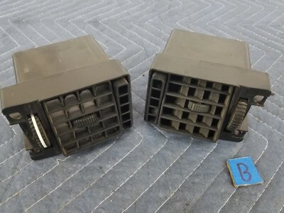 Volvo 240 244 245 Esquerda e Direita Calor Externo AC Painel Ventilação Par Preto OEM #2613E - Imagem 1 de 4