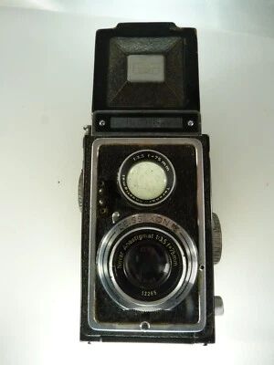 VINTAGE ZEISS IKON IKOFLEX TLR With NOVAR 75MM 3.5 LENS.AS IS,UNTESTED.READ! - Image 1 of 4