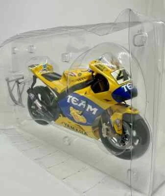 IXO Yamaha YZR-#46 motorcycle 1/12 with  valentino rossi figure 1:12 2006 - Image 1 of 4
