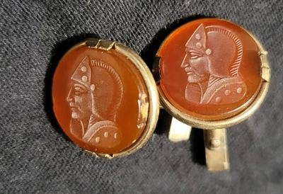 Gemelos vintage SWANK Intaglio cornalina soldado rellenos de oro años 60 Foto 1 de 2