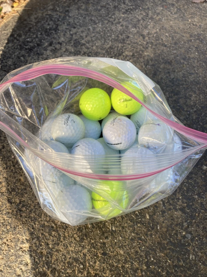 12 Titleist 二手高尔夫球 状况良好 — 第 1/1 张图片