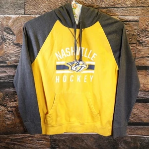 Nashville Predators Hooded Sweatshirt Adult Large Yellow Hoodie Pullover NHL - Picture 1 of 6