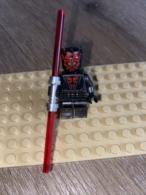 LEGO Star Wars Minifigura Darth Maul - Piernas impresas con armadura plateada  Foto 1 de 2