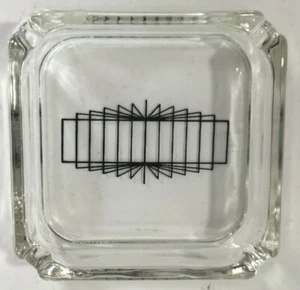 Cenicero de vidrio transparente diseño geométrico sin marca - Imagen 1 de 4