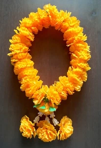 THAI DARK YELLOW COLOUR FLOWERS MARIGOLD GARLAND WORSHIP SPIRIT HOLY GOD BUDDHA - Picture 1 of 5