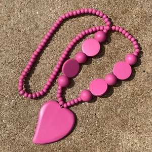 Lagenlook Boho Quirky Long Pink Wooden Beaded Chunky Wood Heart Necklace - Picture 1 of 5