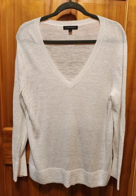 Suéter para mujer Banana Republic marfil manga larga lino talla L cuello en V Foto 1 de 4