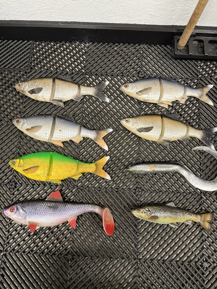 Pike Trolling Lure Bundle, Savage Gear 32 Cm Line Thru, Fox Rage - Image 1 of 3