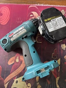 Trapano avvitatore elettrico senza fili Makita 6347D 18V 1/2" e batteria NON TESTATO - Foto 1 di 7
