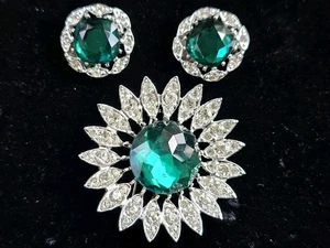 Vtg Brooch Clip On's Sarah Cov Signed Emerald Green Clear Rhinestones  Kathleen - Picture 1 of 24