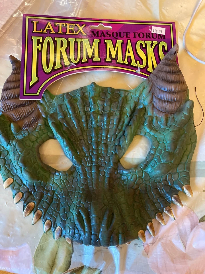 Dragon / Dinosaur Half Green Mask w/horns - Image 1 of 1