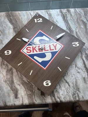 Vintage Skelly 15x15 Pam Clock. Working And Keeps Time - Image 1 of 4