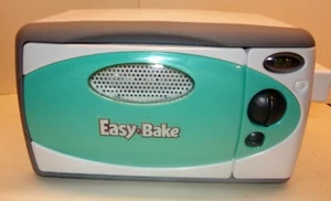 Hasbro Easy Bake Oven And Snack  Utensils 2007 ( Missing Some Parts ) WORKS TEST - Picture 1 of 5