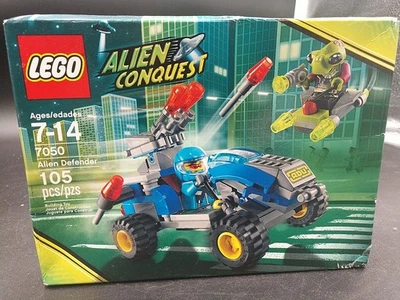 LEGO Alien Conquest 7050 Alien Defender - 105 pieces - factory sealed - Image 1 of 4