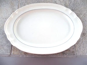 Pfaltzgraff Heirloom Oval Serving Platter Dish 14 1/2” Gray Scalloped - Picture 1 of 4