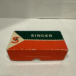 Singer Box with Tools & Accessories - Picture 1 of 6