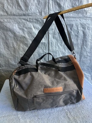 Mochila de viaje para gimnasio John Varvatos Foto 1 de 4