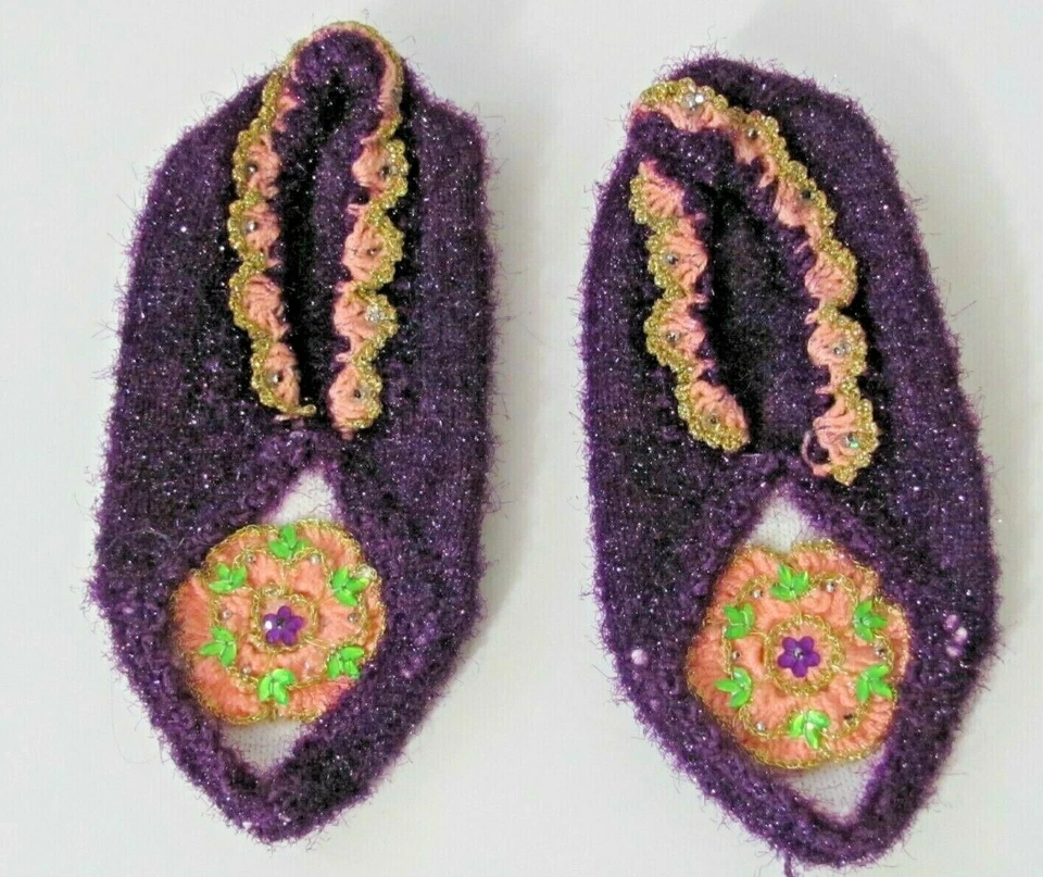 D2 HECHOS A MANO Púrpura Cuentas Bordadas Tejido Lana Hilo Hogar Calcetines Talla 6-8 Foto 1 de 3