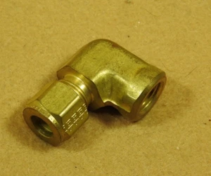 3/8" CPI Tube x 1/4" Female NPT Brass Elbow, Parker 6-4 DBZ-B - New - Picture 1 of 4