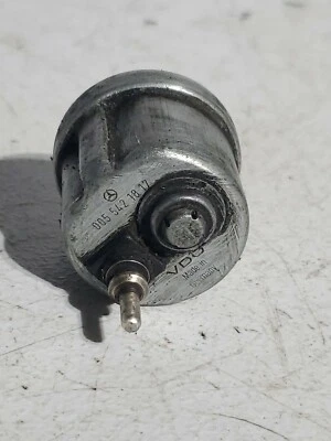 Unidad transmisora de presión de aceite Mercedes-Benz 380sl 1985 0055421817 OEM  Foto 1 de 3