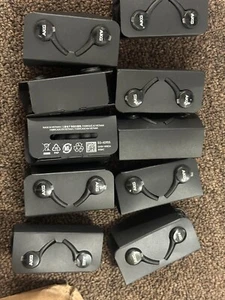 Lot of 10 New Samsung AKG EO-IG955 3.5mm Earbud Headphones with Microphone Black - Picture 1 of 1