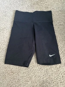 Nike One Women's Mid-Rise 7" Black Bike Training Shorts Size XS - Picture 1 of 3