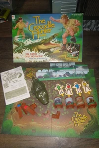 Milton Bradley Hasbro 1999 The Crocodile Hunter juego de mesa faltan 2 esquinas - Imagen 1 de 5
