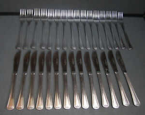 30 pcs Stainless 18/8 Sliverware Flatware 16 Dinner Forks & 14 Dinner Knives 