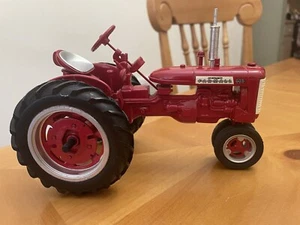 Freiheit Vintage Custom Farmall 230 Diecast Toy Farm Tractor. - Picture 1 of 9