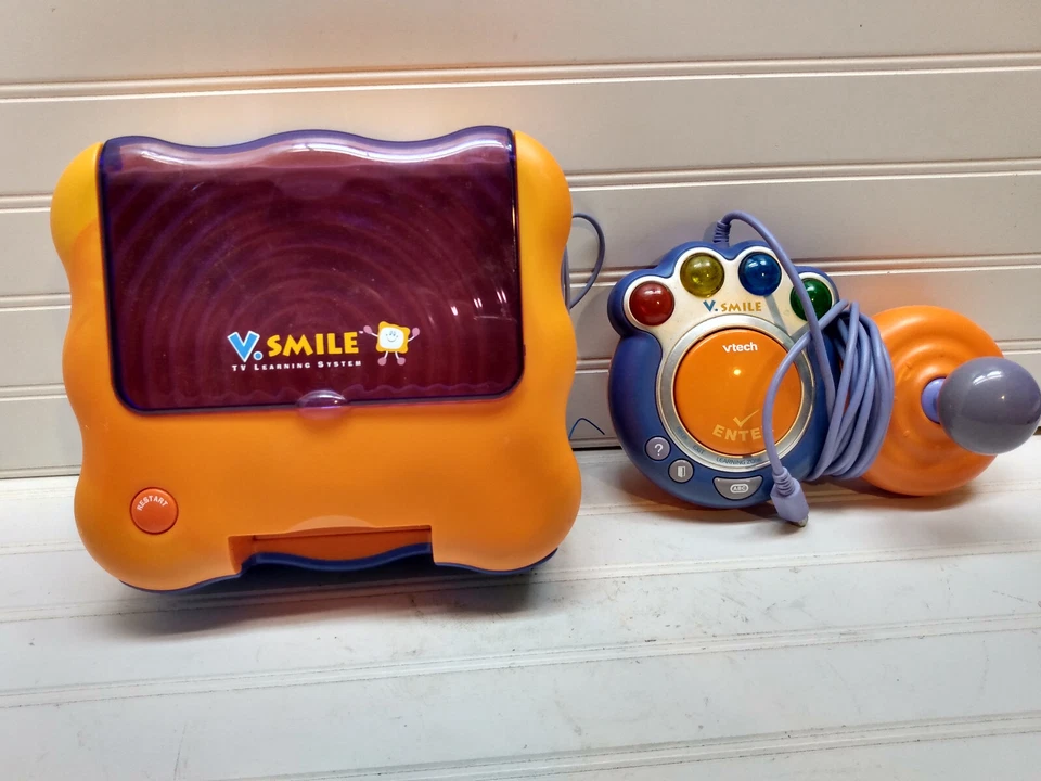V-Tec V.Smile TV Learning System Console Joy-Stick 3 Cards & Power - Image 1 of 4