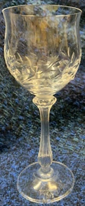 Mikasa Versailles 6-8oz Crystal Wine Glass w/Cut design of Laurel Branches - Picture 1 of 6