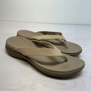 Crocs Capri V Mujer Talla 10 Tostado Ligero Chanclas Tanga Sandalias Zapatos 202502 - Imagen 1 de 12