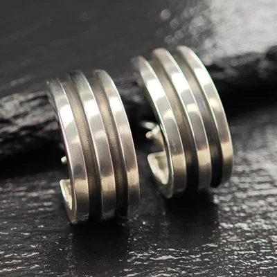 Pendientes Tiffany & Co. Atlas 1995 inciso Omega espalda plata esterlina Foto 1 de 4