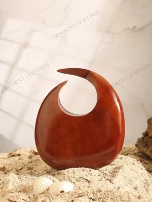 Bolso sin asas marrón con asa superior de diseñador de madera de teca para mujer ropa de boda Foto 1 de 4