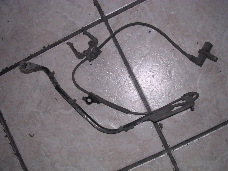 97 98 99 00 01 LEXUS ES300 Sensor de velocidad ABS izquierdo OEM 89543-33030 Foto 1 de 1