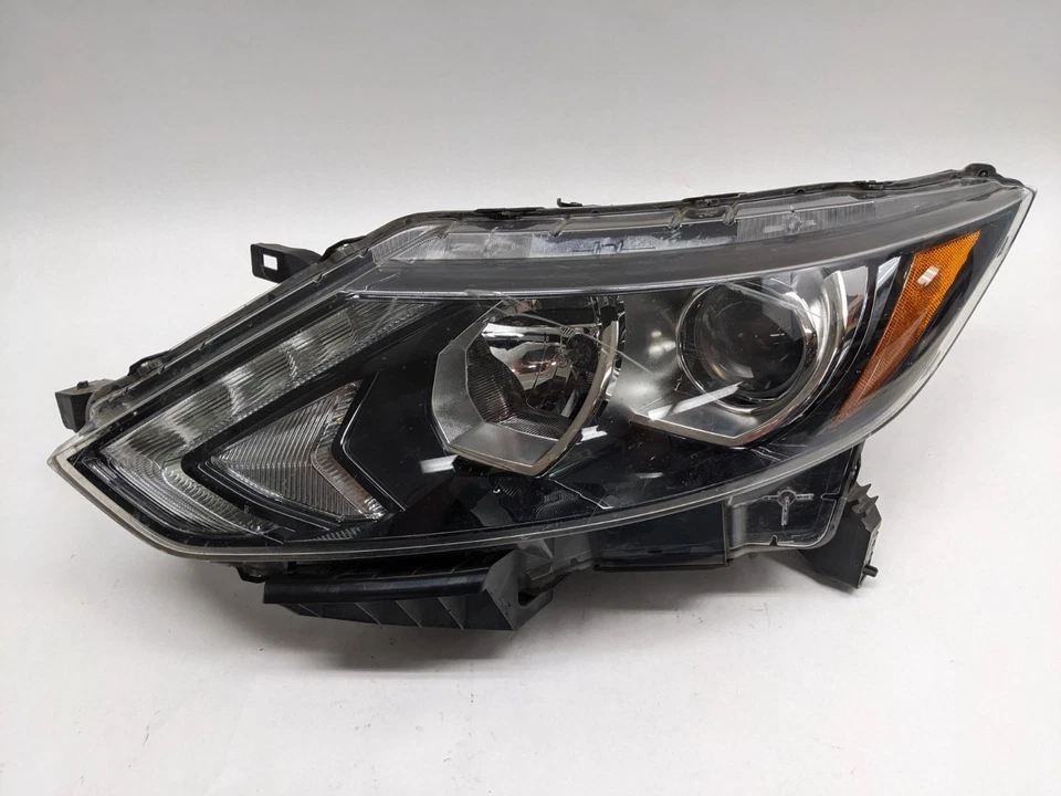 Faro halógeno izquierdo del conductor Nissan Rogue Sport 2017-2019 AW1 Foto 1 de 4