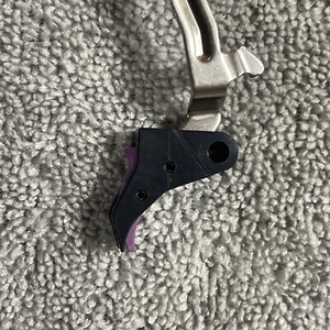 CURVED FACE CARRY TRIGGER W/ BAR FOR GEN 3 GL0CK MODELS 17, 19, 23, 26, 27, B/PW - Picture 1 of 3