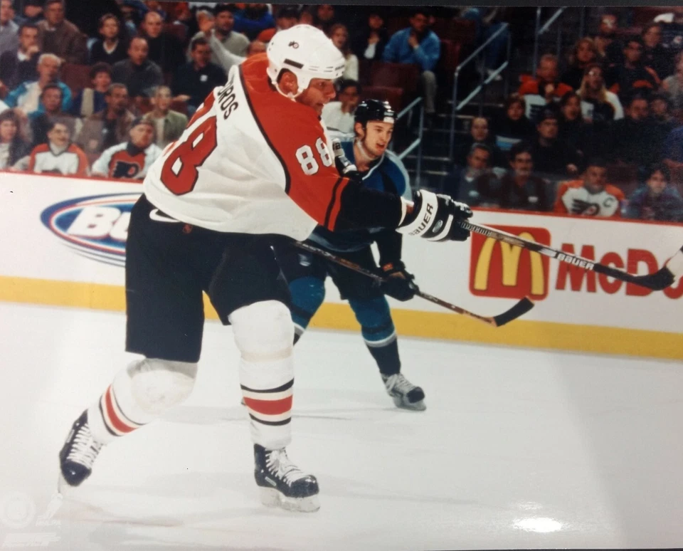 FOTO DE ACCIÓN ERIC LINDROS Philadelphia Flyers 8X10 Philadelphia Flyers Foto 1 de 1