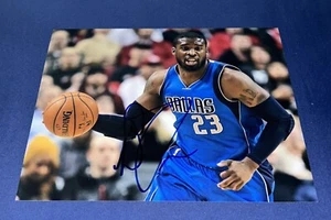 WESLEY MATTHEWS SIGNED 8X10 PHOTO DALLAS MAVERICKS BASKETBALL AUTOGRAPH - Picture 1 of 1