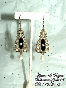 VINTAGE FILIGREE BRASS STAMPING NATURAL PEARLS DECO GLASS HANDCRAFTED EARRINGS - Picture 1 of 4