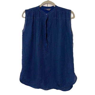 Blusa Vince Feminina XS 100% Seda Azul Geométrica Plissada Sem Mangas Trabalho Escritório - Imagem 1 de 4