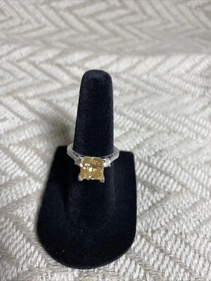 Anillo de diamantes 14K 3,30 CTW elegante centro amarillo Foto 1 de 4