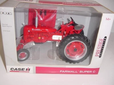 Trator 1/16 Ertl Prestige Farmall Super C com guarda-chuva! 2010 Threshing Show! - Imagem 1 de 4