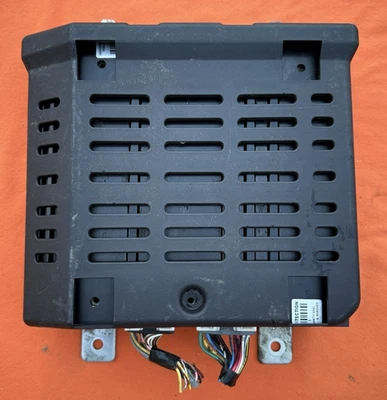 Amplificador amplificador Mitsubishi Lancer Outlander Rockford Fosgate 2008-2013 8701A230 Foto 1 de 4