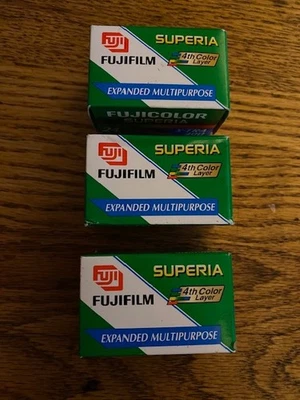 LOTE DE (3) ROLLOS DE PELÍCULA A COLOR FUJIFILM 400 VELOCIDADES 24 EXPOSICIÓN SUPERIA Foto 1 de 4