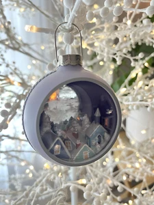 Vintage Hallmark Saint’s On His Way Panorama Ball Christmas Ornament 1986 Light - Picture 1 of 7