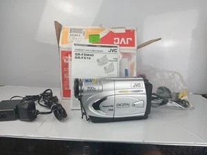 Jvc GR-FX16EK Compact Vhs Camcorder plus accessories boxed Untested ( PAL ) - Picture 1 of 10
