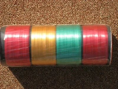 Cinta rizadora 4 carretes - 2 rojos, 1 verde, 1 amarillo (400 pies de cinta) Foto 1 de 4